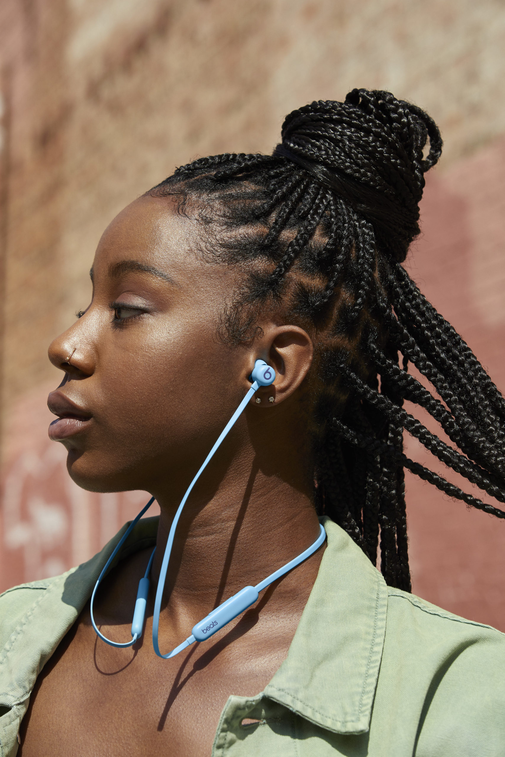 Beats Flex Debuts Their Most Affordable Premium Wireless Earphones in new colours; Smoke Grey and Flame Blue [@beatsbydre]